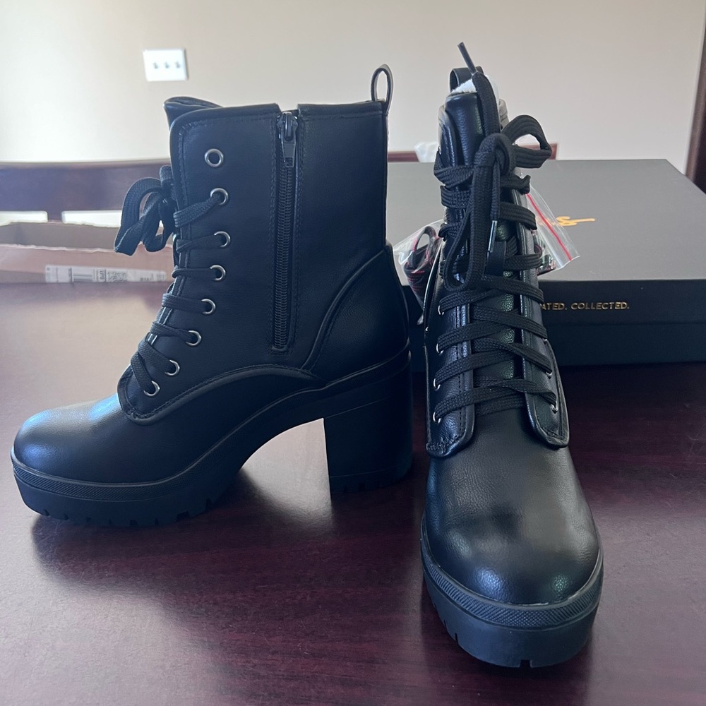 Black Lulus boots